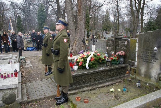 Uroczystość przed grobem Bolesława Dubickiego