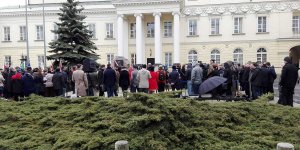 Odsłonięcie tablicy poświęconej Lechowi Kaczyńskiemu