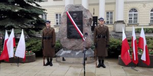 Odsłonięcie tablicy poświęconej Lechowi Kaczyńskiemu