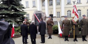 Odsłonięcie tablicy poświęconej Lechowi Kaczyńskiemu
