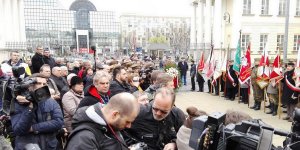Odsłonięcie tablicy poświęconej Lechowi Kaczyńskiemu