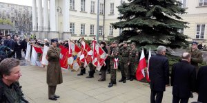 Odsłonięcie tablicy poświęconej Lechowi Kaczyńskiemu