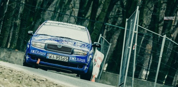 PK Motorsport Team - "prawy do lewego, szykana 150, lewy, dno".