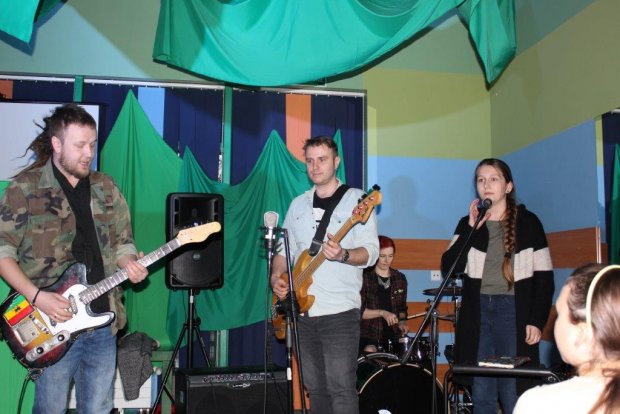 Zespół Pan i Pani Drums oraz solistka, Julia Kalinowska
