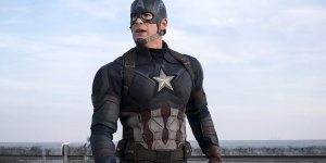Chris Evans jako Kapitan Ameryka. Kapitan America: Wojna Bohaterów