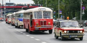 Parada zabytkowych autobusów organizowana przez Klub Miłośników Komunikacji Miejskiej w Warszawie