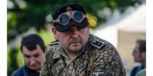XI GRENADIER