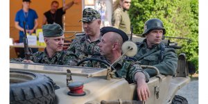 XI GRENADIER