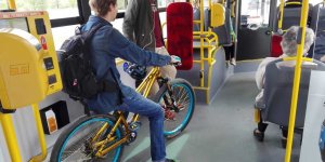 Jazda rowerem w autobusie - Pani kierowniczko czy ja jadę? Ja cały czas jadę!
