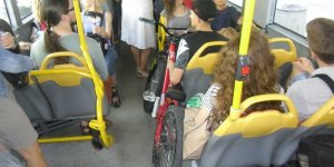 Z rowerem w autobusie - zmęczenie i niechęć odstąpienia roweru daje się we znaki