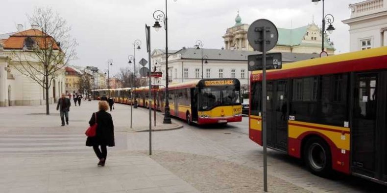 Autobusy - z MZA codziennie wyjeżdża ich na ulice Warszawy 1300