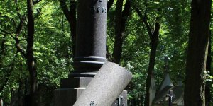 Cmentarz Powązkowski po nawałnicy