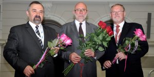 Włądze KRASP. Od lewej: prof. Wiesław Bielawski - SGGW, prof. Jan Szmidt - Politechnika Warszawska (przewodniczący), prof. Andrzej Tretyn - UMK