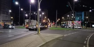 WP na pl. Unii - Kolejny przejazd już odbywał się na wprost przez plac.