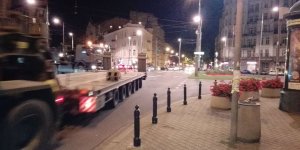 WP na pl. Unii - W jednym z przejazdów żandarmi skierowali kolumnę dookoła pl. Unii.