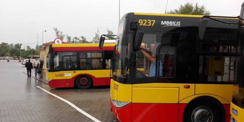 Autobusy Mobilis na zajezdni w Ursusie - Numeracja tradycyjna Axxx oraz nowa 9xxx
