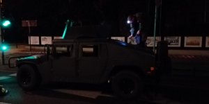 Przed defiladą w Alejach Ujazdowskich
