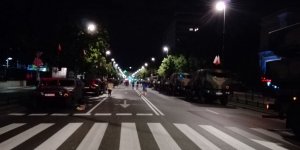 Przed defiladą w Alejach Ujazdowskich
