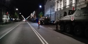 Przed defiladą w Alejach Ujazdowskich