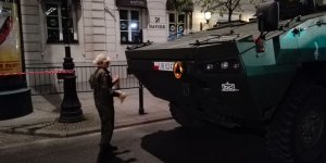 Przed defiladą w Alejach Ujazdowskich
