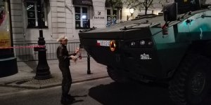 Przed defiladą w Alejach Ujazdowskich