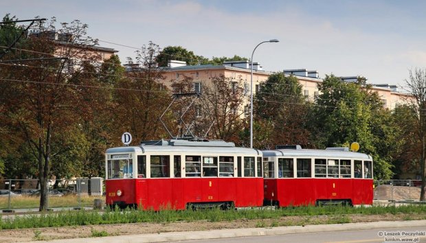 tramwajowy skład 838+1811
