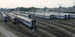 Tory odstawcze PKP Intercity na terenie stacji postojowej Warszawa Grochów