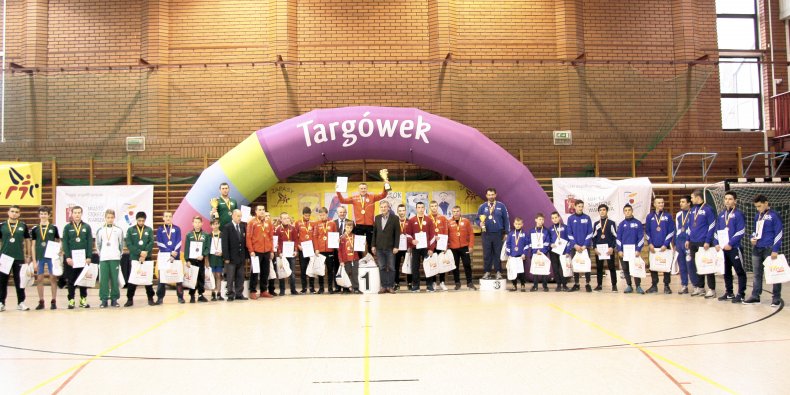 Finaliści XIV Drużynowego Turnieju Zapaśniczego o Puchar Burmistrza Dzielnicy Targówek