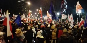 Protest przed Sejmem - 16-12-2016