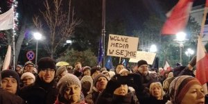 Protest przed Sejmem - 16-12-2016