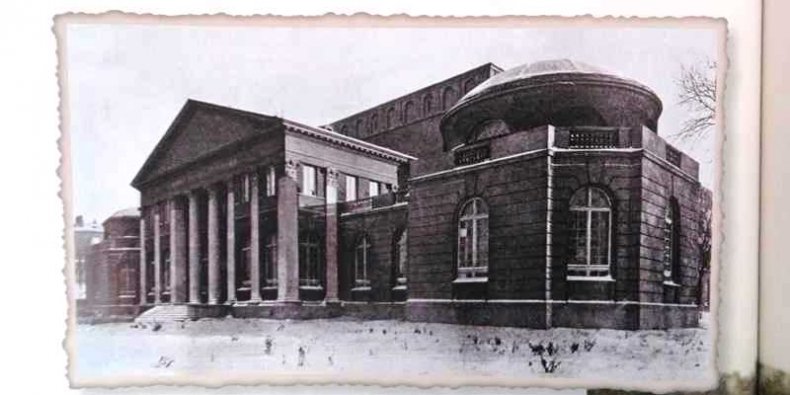 Państwowy Instytut Geologiczny. Elewacja od strony ul. Batorego. (stary gmach). Zdjęcie z 1934 roku.