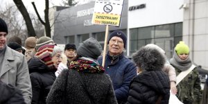 Pikieta przeciw budowie linii tramwajowej na Gocław