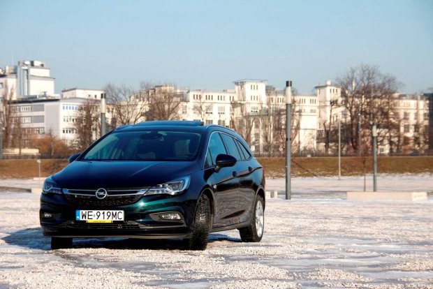 Opel Astra - samochód roku 2016