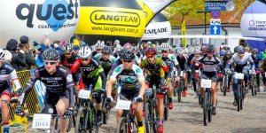 Start kolarzy warszawskiej edycji Vienna Life Lang Team Maratony Rowerowe