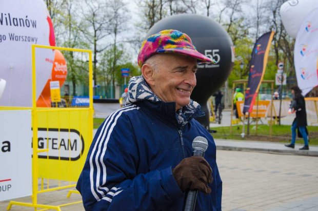 Henryk Sytner - redaktor radiowej Trójki, znany popularyzator sportu i turystyki rowerowej.