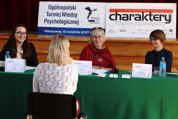Turniej Psychologiczny - Komisji Turnieju. Od lewej siedzą: Daria Grabda, Dorota Krzemionka i Agnieszka Chrzanowska.