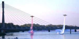 Dzień Flagi 2017 pokaz lotniczy nad Wisłą