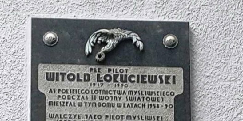 Tablica Witolda Łokuciewskiego - Warszawa, Ochota, Szczęśliwice, ul. Dickensa 34