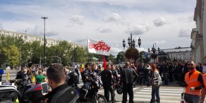 Motocykle na buspasy - zgromadzenie motocyklistów i złożenie petycji do prezydent Warszawy. 7.08.2017 r.
