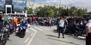 Motocykle na buspasy - zgromadzenie motocyklistów i złożenie petycji do prezydent Warszawy. 7.08.2017 r.