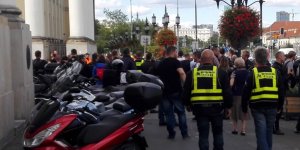 Motocykle na buspasy - zgromadzenie motocyklistów i złożenie petycji do prezydent Warszawy. 7.08.2017 r.