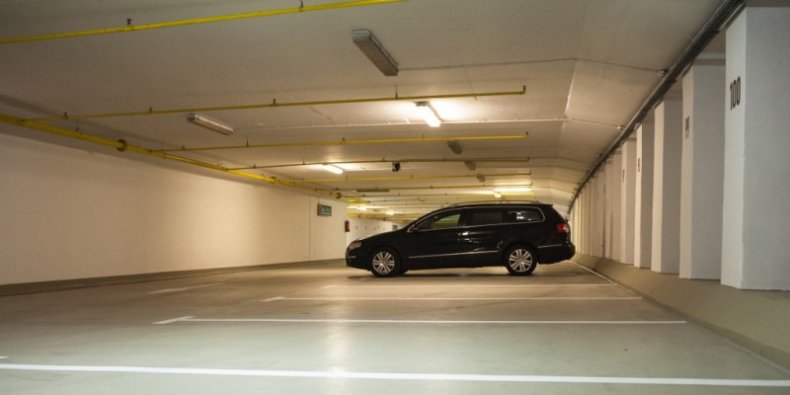 Parking podziemny pod ul. Waryńskiego przy stacji Metro Politechnika