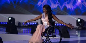 Miss Wheelchair World 2017 - stroje galowe