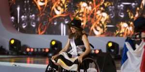 Miss Wheelchair World 2017 - stroje regionalne