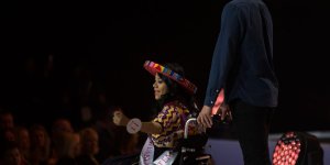 Miss Wheelchair World 2017 - stroje regionalne