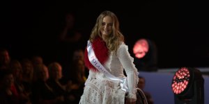 Miss Wheelchair World 2017 - stroje regionalne