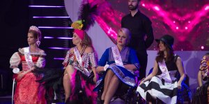 Miss Wheelchair World 2017 - stroje regionalne