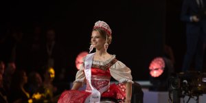 Miss Wheelchair World 2017 - stroje regionalne