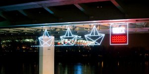 Neon Dzielnica Wisła - na moście Świętokrzyskim