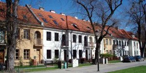 Osiedla Zdobycz Robotnicza na Bielanach przy Placu Konfederacji - wpisane jest do gminnej ewidencji zabytków m.st. Warszawy